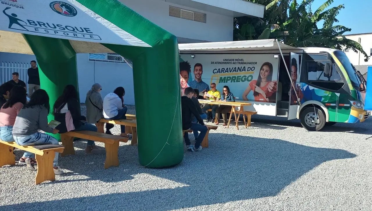 Caravana do Emprego oferece vagas e qualifica&ccedil;&atilde;o profissional no Dom Joaquim
