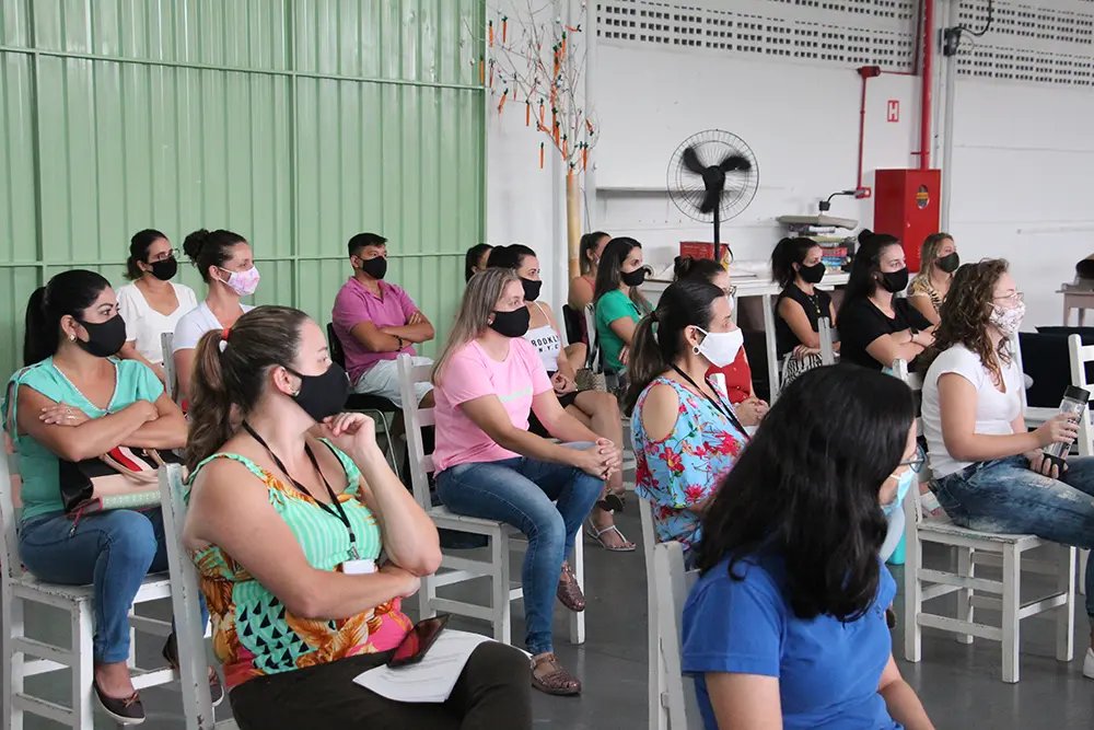 Apae Brusque tem novos profissionais no quadro