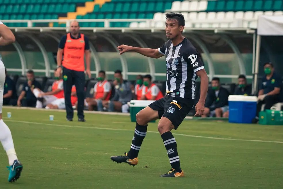 Brusque acerta com Nonato, volante do Figueirense