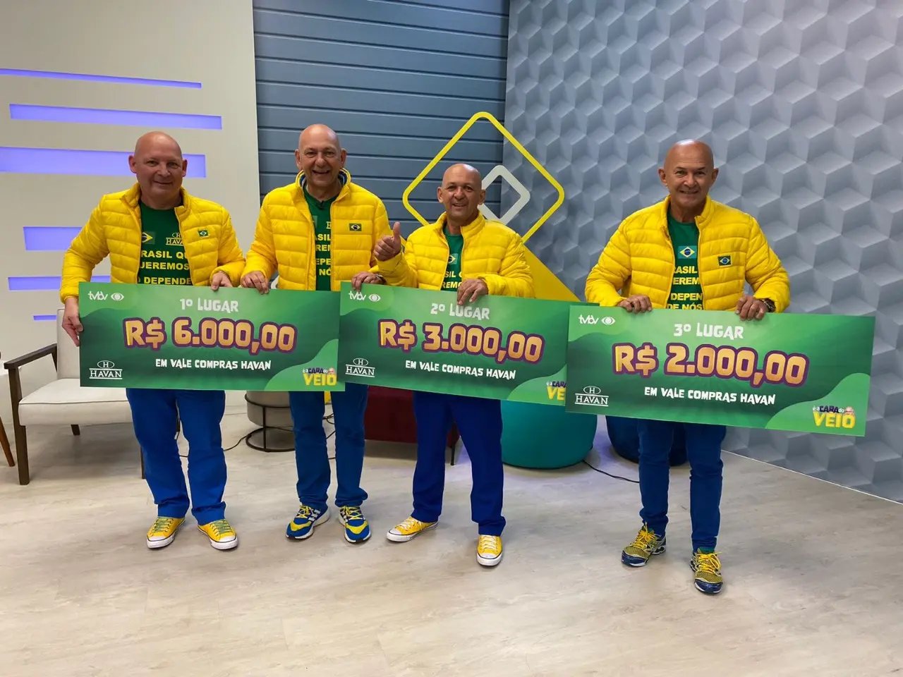 S&oacute;sia de Luciano Hang &eacute; revelado na final do concurso &ldquo;&Eacute; a Cara do V&eacute;io&rdquo;
