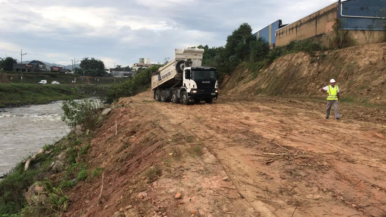 Primeiro trecho de trabalho na Margem Esquerda tem limpeza conclu&iacute;da