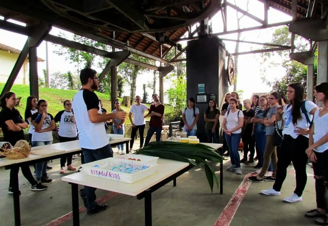 Zoobot&acirc;nico realiza minicurso em parceria com a FURB