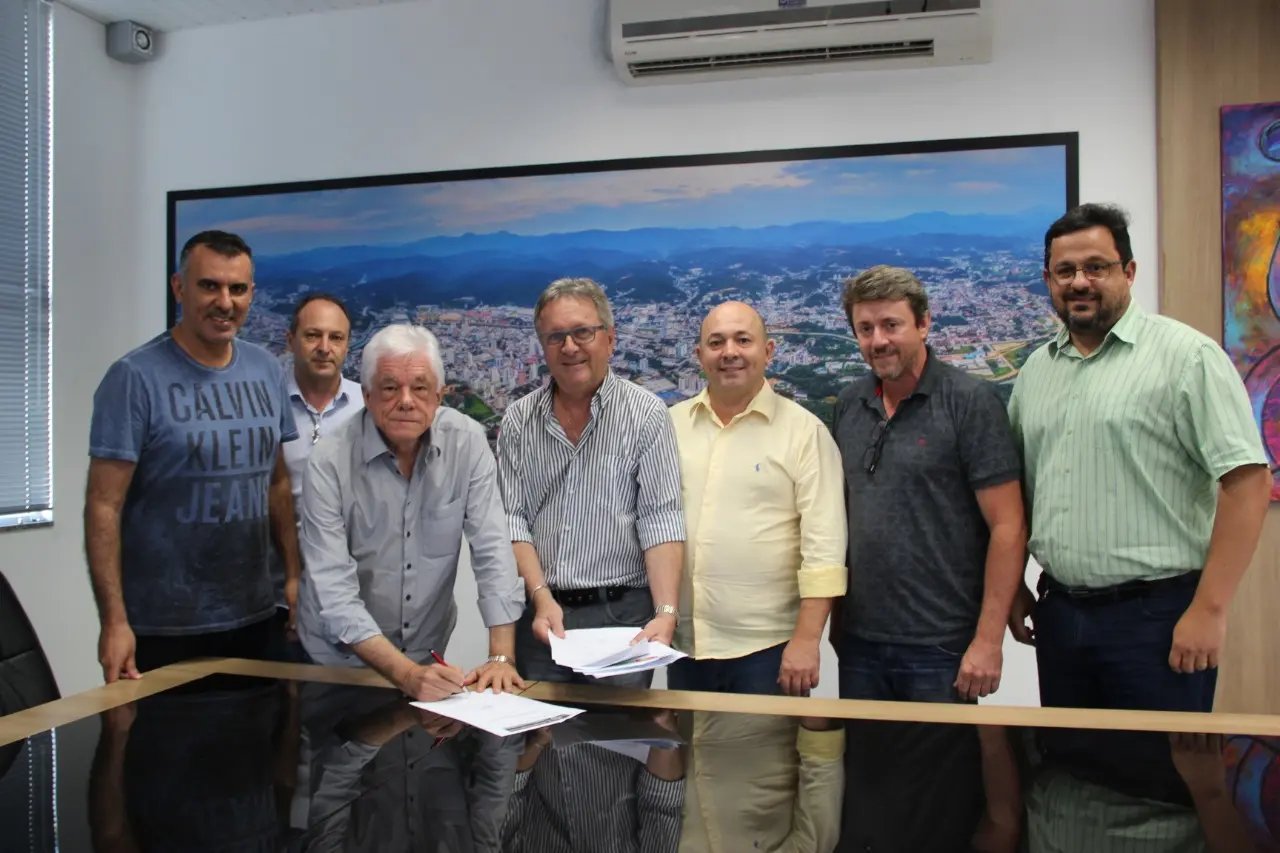 Brusque FC entrega documentos para constru&ccedil;&atilde;o da Arena Havan