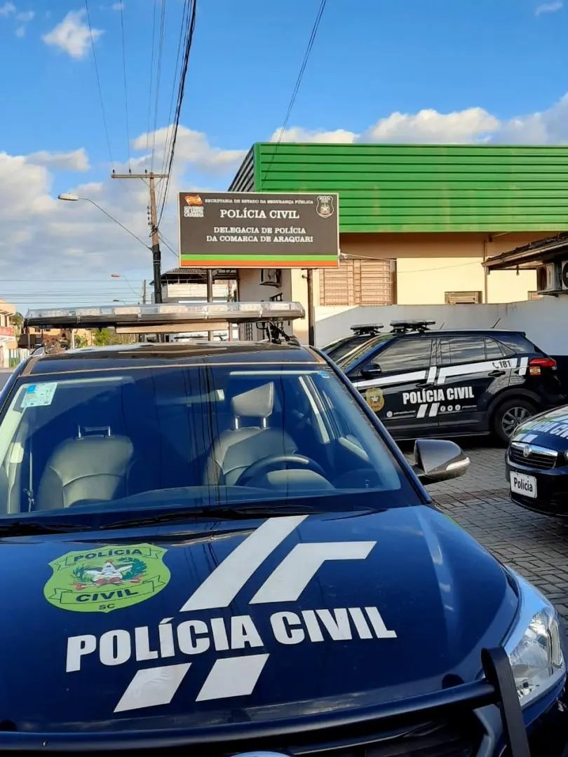 Dois homens s&atilde;o presos suspeitos de homic&iacute;dio