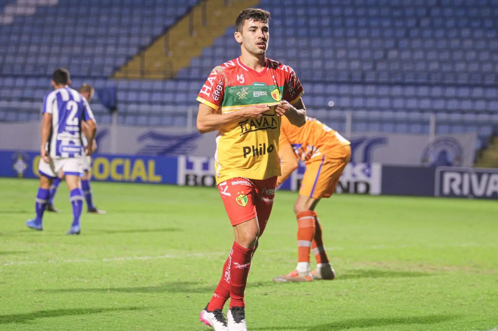 Taliari volta a ser relacionado ap&oacute;s cirurgia no joelho
