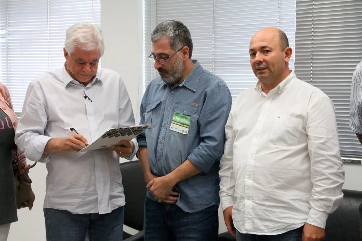 Prefeitura recebe do Sinseb proposta de reajuste aprovada em assembleia