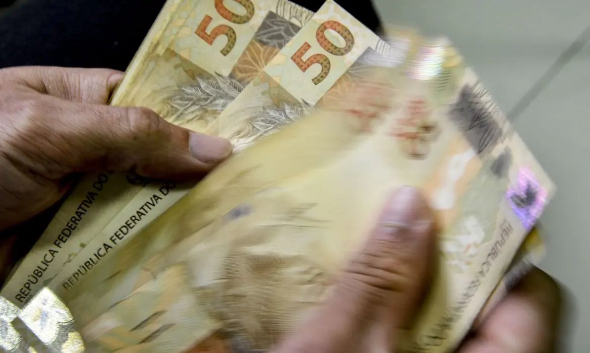 Benefici&aacute;rios com NIS final 8 recebem hoje Aux&iacute;lio Brasil