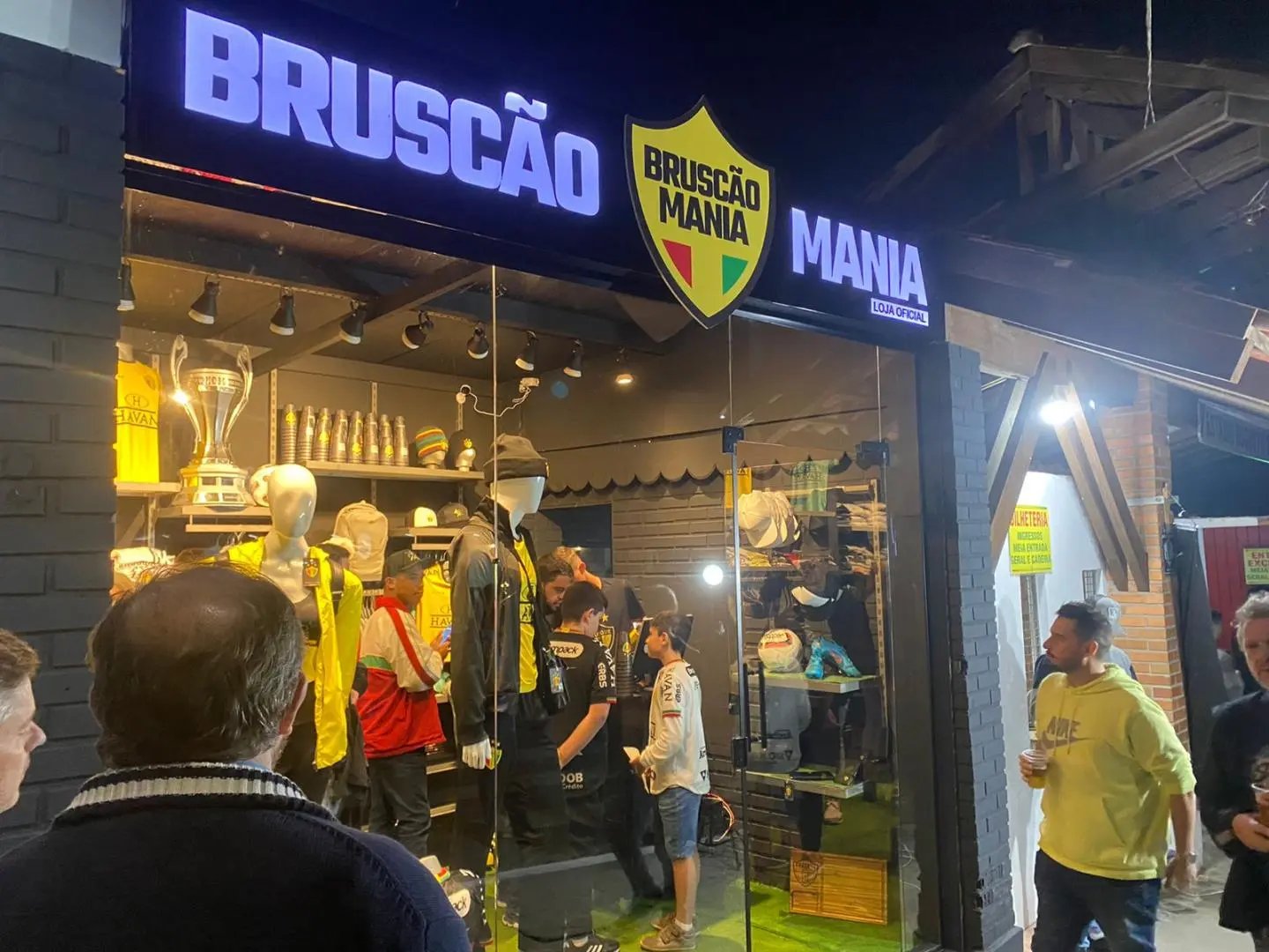(Video) Brusque inaugura primeira loja oficial do clube