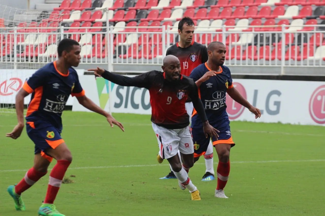 Brusque vence jogo-treino contra o Joinville na Arena