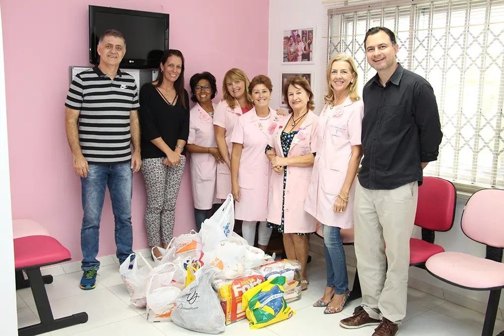 CDL, Sindilojas e Senac Brusque realizam doação de alimentos para Rede Feminina