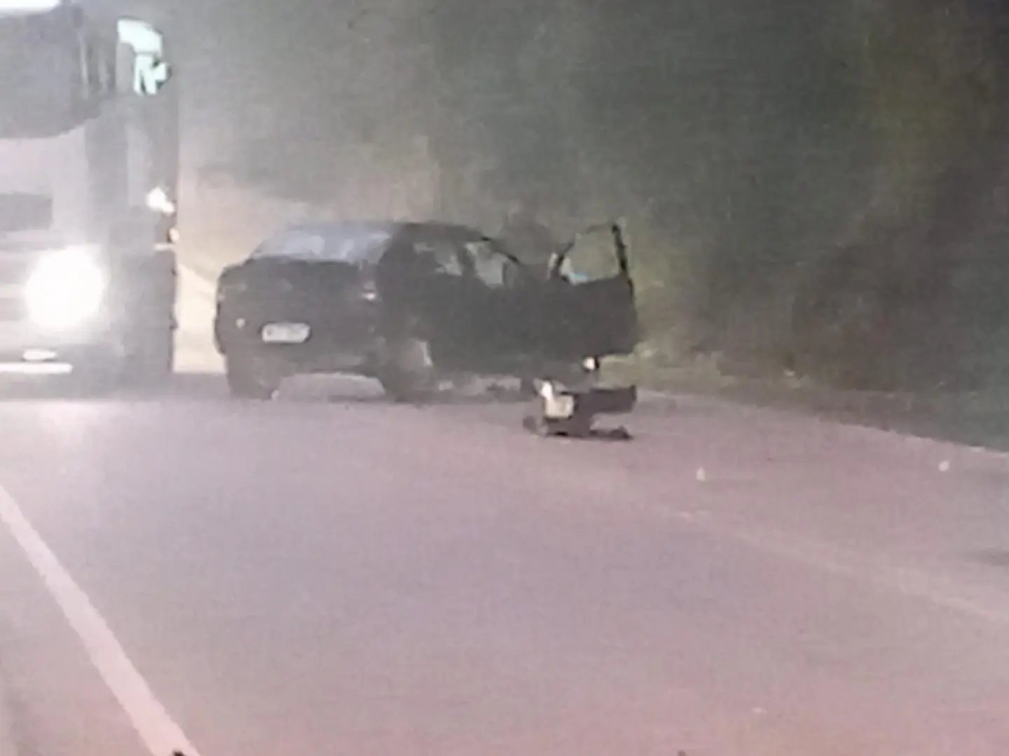 Tr&ecirc;s ve&iacute;culos colidem na rodovia Pedro Mer&iacute;sio