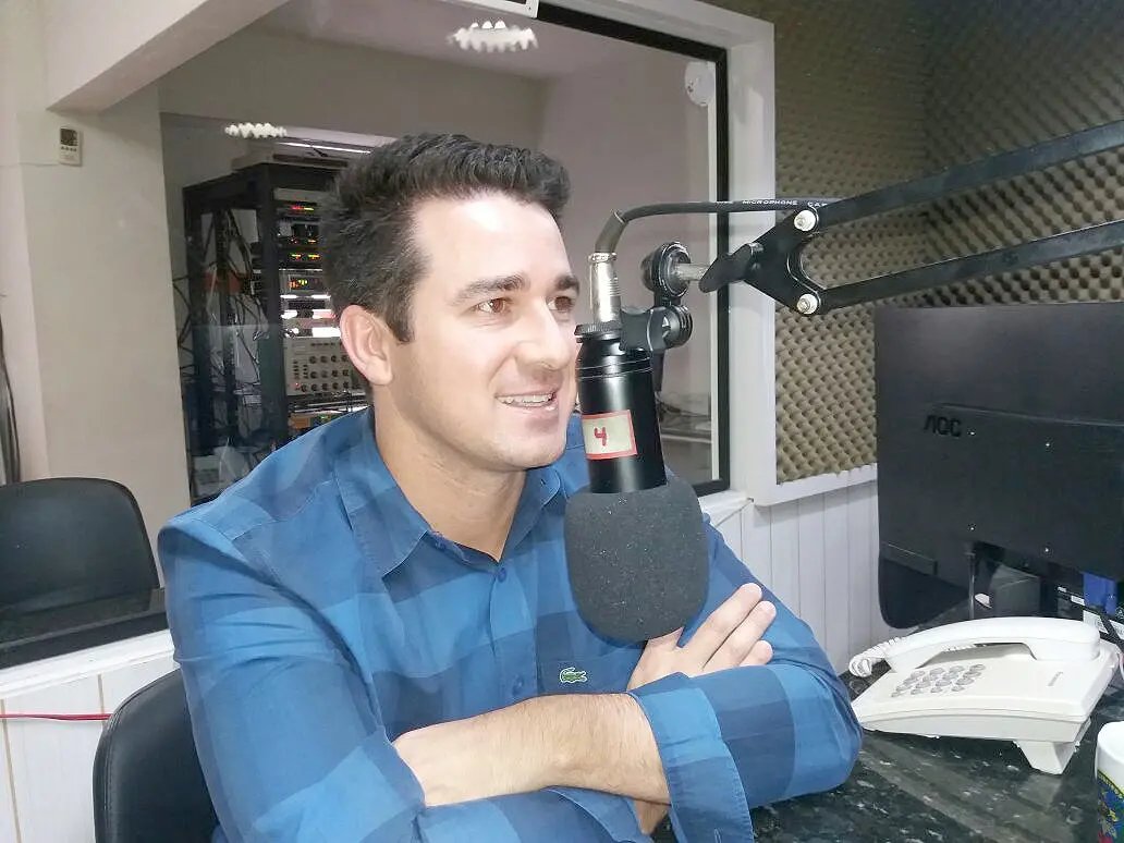 “Como prefeito, não aceito, não admito e não permito que nenhum prefeito venha levar nossas empresas”