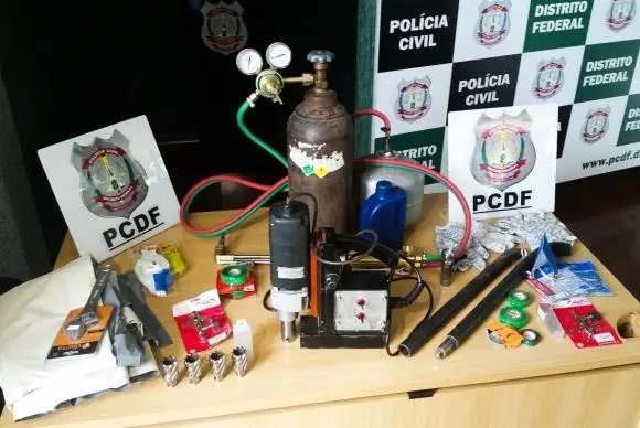 Presos assaltantes de caixas eletrönicos