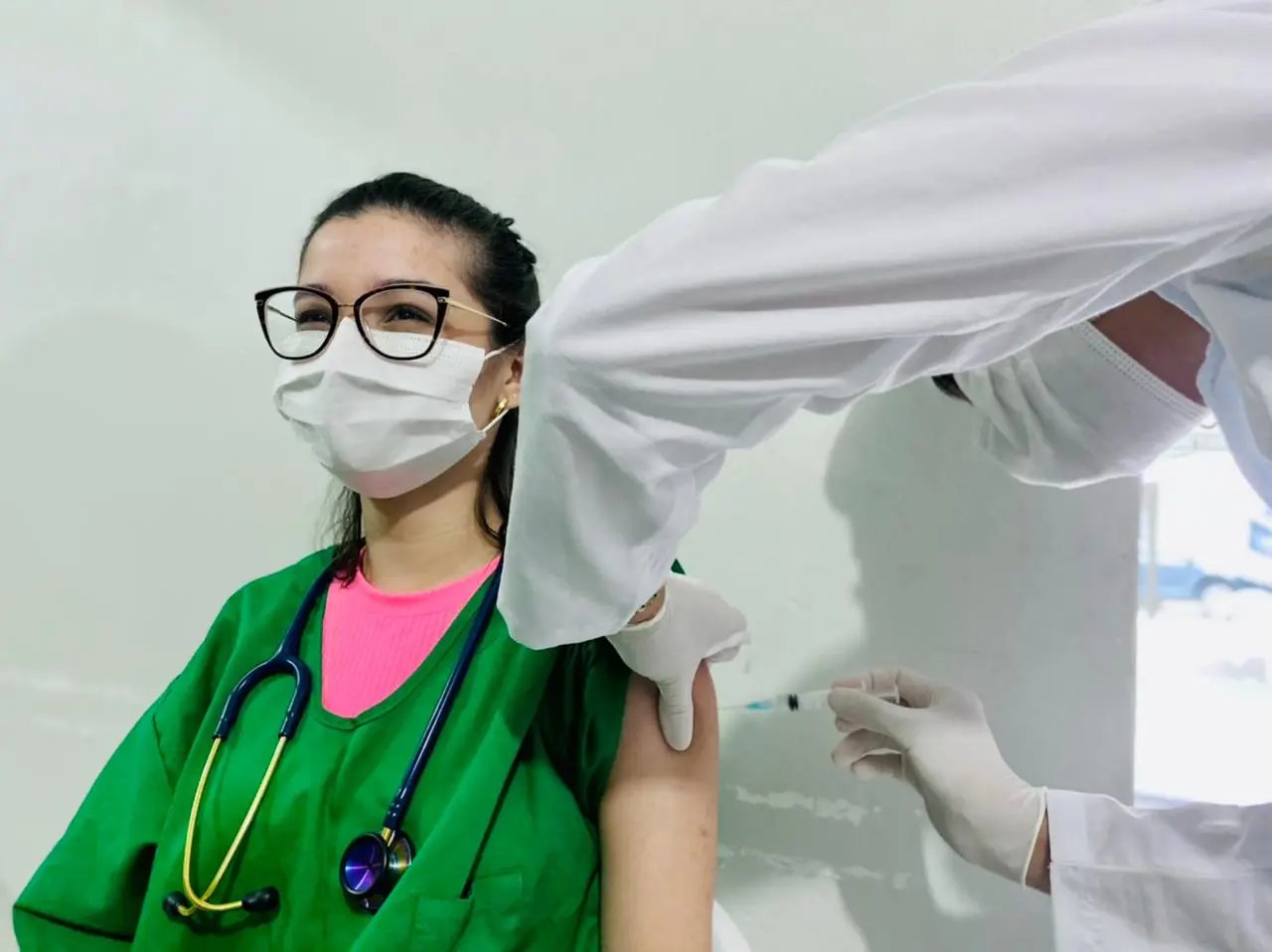 Guabiruba aplica primeiras doses da vacina da Covid-19