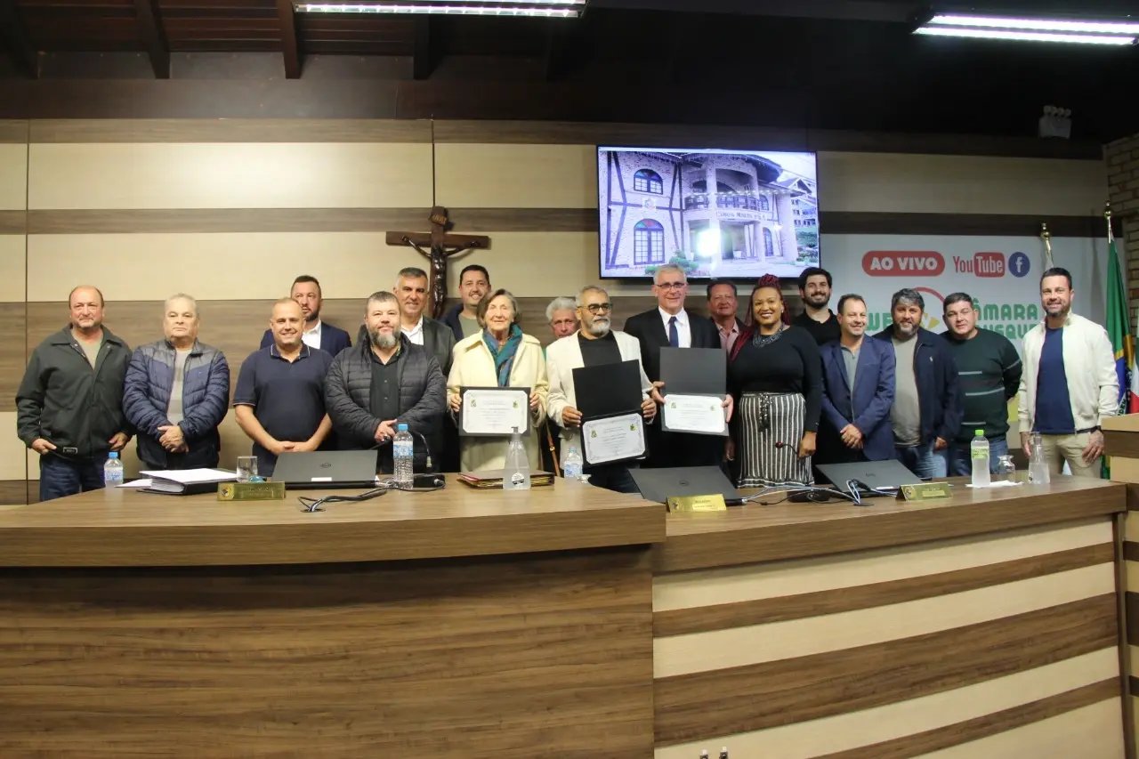 Noite de homenagens na C&acirc;mara de Vereadores de Brusque 
