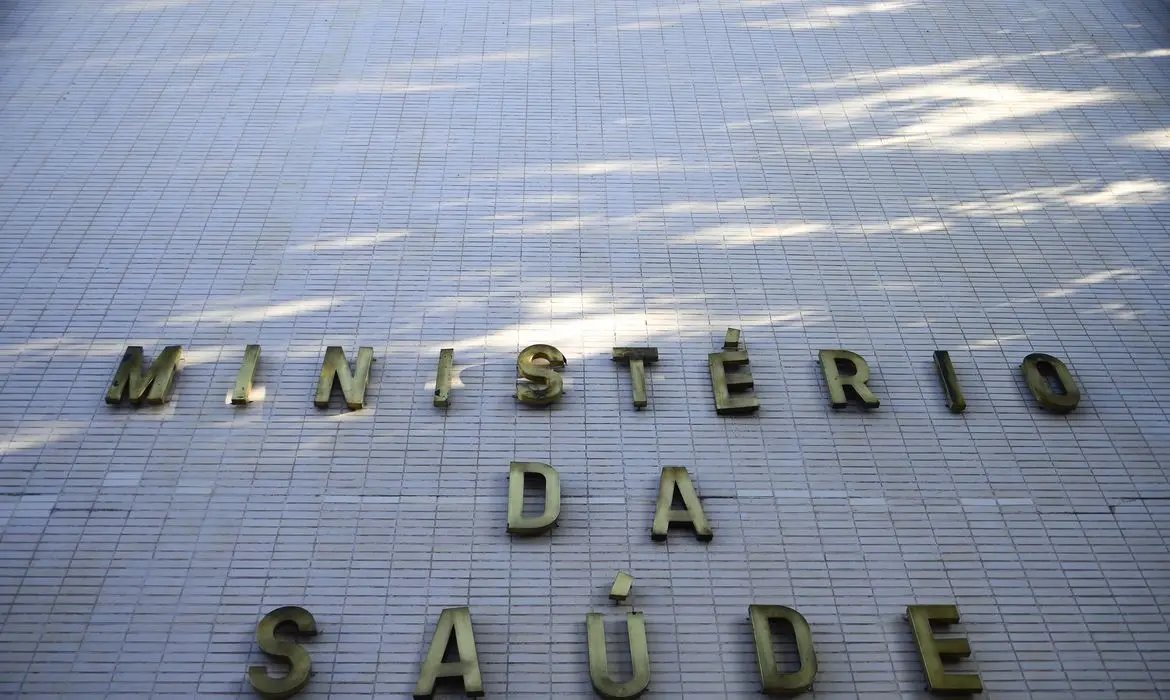 Sa&uacute;de alerta sobre liga&ccedil;&otilde;es e SMS falsos de cadastro para vacina&ccedil;&atilde;o