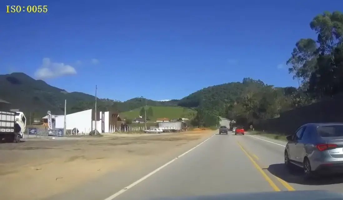 C&acirc;meras nas viaturas registram imprud&ecirc;ncias de motoristas nas rodovias 