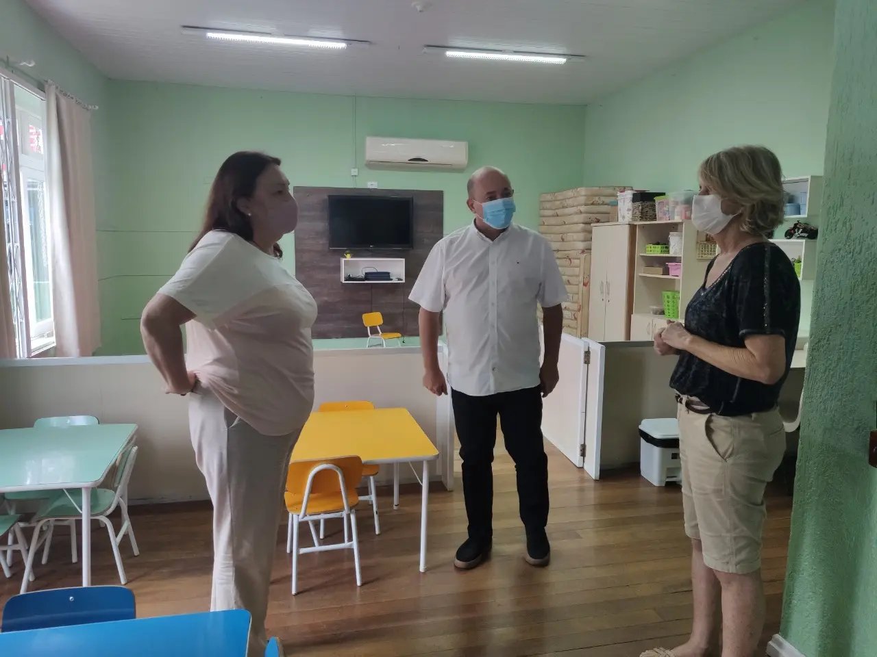 Prefeito acompanha os preparativos das escolas para volta &agrave;s aulas presenciais   