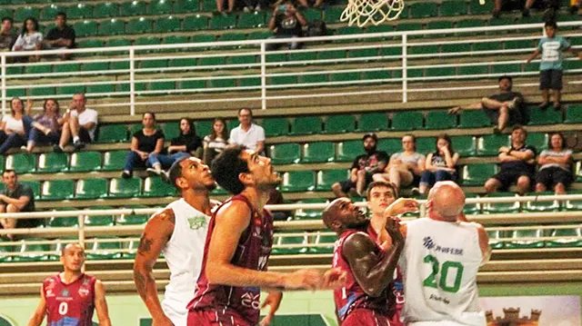 Brusque vence Araraquara