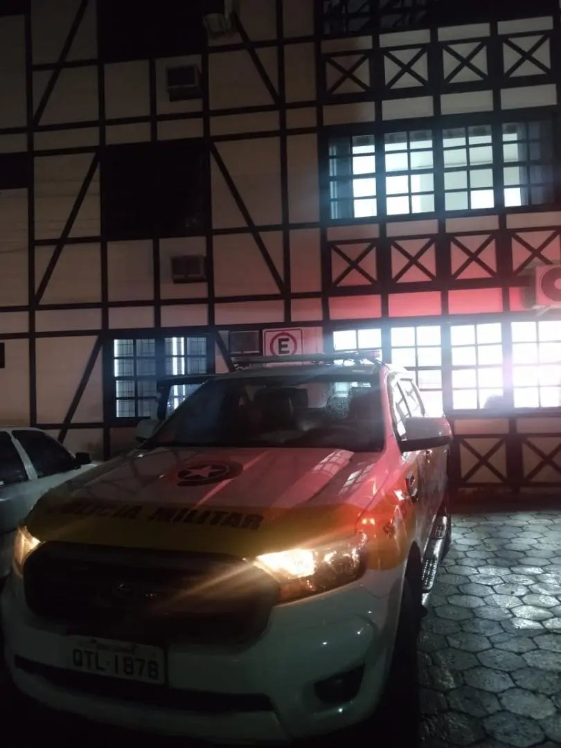 Homem &eacute; detido por embriaguez ao volante em Brusque 