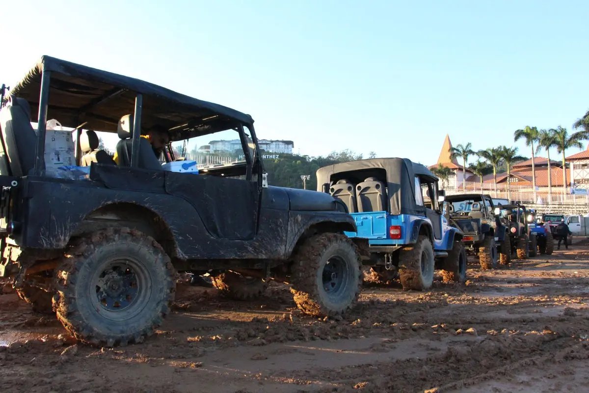 Fenajeep: pilotos destemidos encaram o Passeio Radical