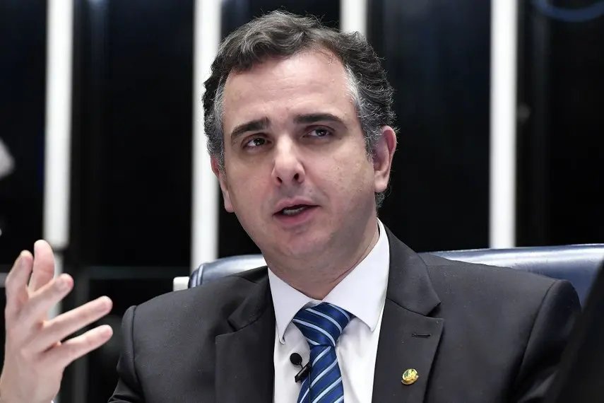 "Governo deve aceitar dividir lucros da Petrobras com a popula&ccedil;&atilde;o", diz o presidente do Senado 