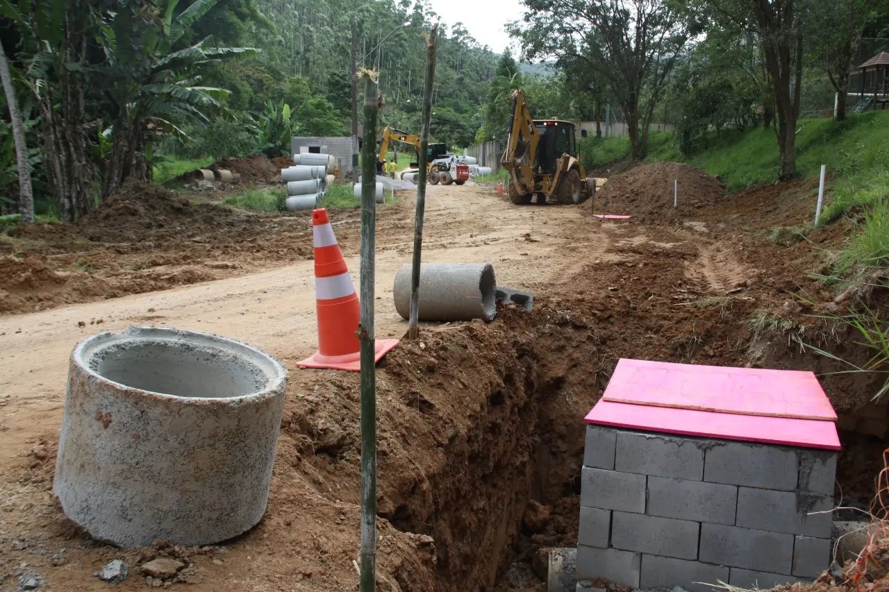 Come&ccedil;am as obras na rua Alberto Pretti 