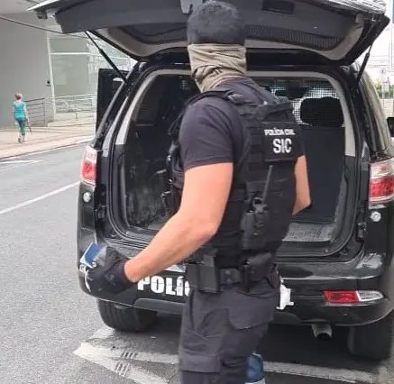 Pol&iacute;cia prende suspeito de amea&ccedil;a, descumprimento de medida protetiva e divulga&ccedil;&atilde;o de foto &iacute;ntima