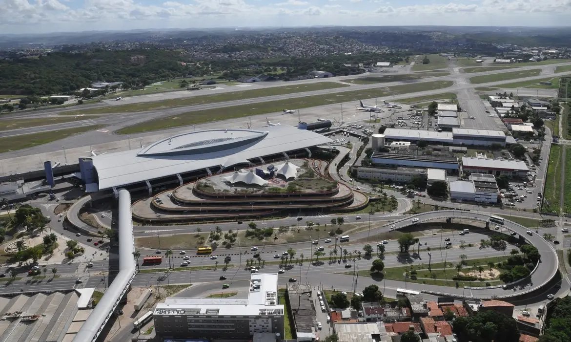 Avi&atilde;o que buscar&aacute; vacinas na &Iacute;ndia parte amanh&atilde; &agrave; noite do Recife