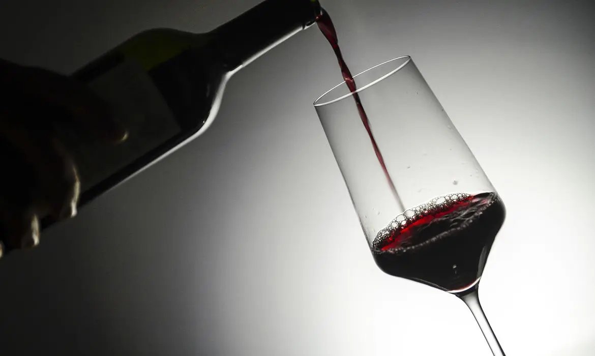 Janeiro Branco pede aten&ccedil;&atilde;o para o aumento do consumo de &aacute;lcool