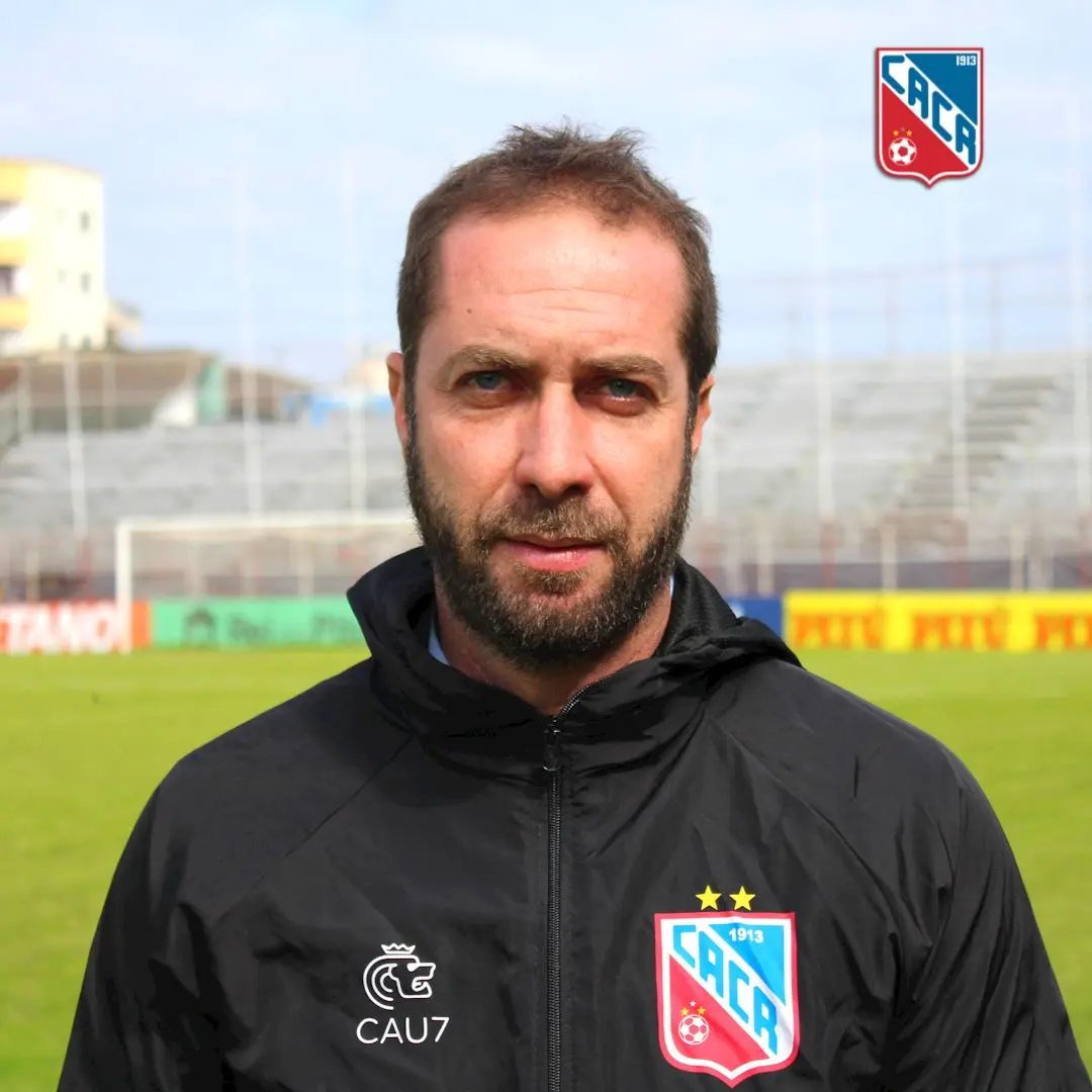 Carlos Renaux anuncia Paulo Massaro como novo t&eacute;cnico