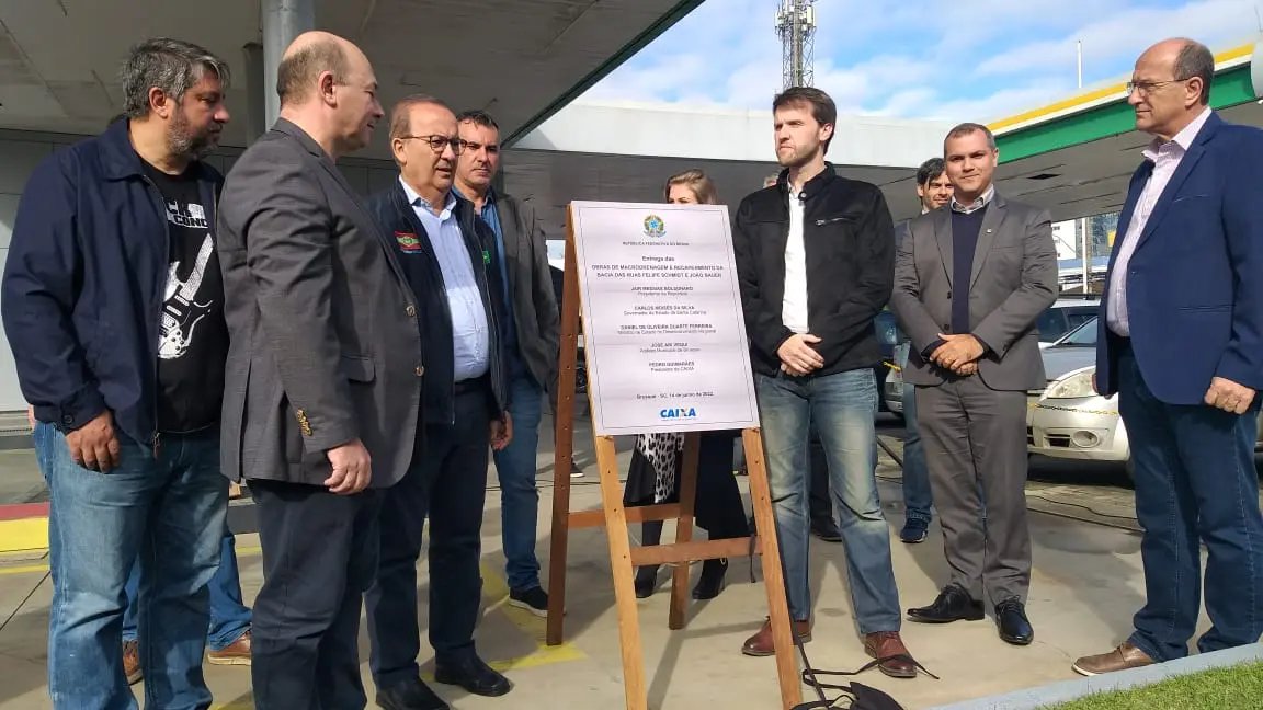 Ministro entrega obras de macrodrenagem e recapeamento em Brusque
