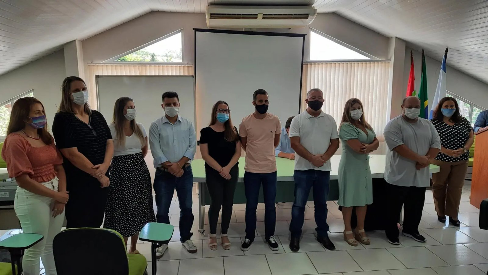 Valmir Zirke apresenta secret&aacute;rios e pede empenho no trabalho