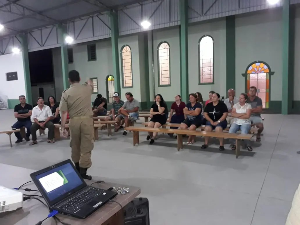 Clara&iacute;ba monta Rede de Vizinhos para melhorar a seguran&ccedil;a