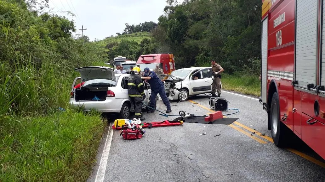 Acidente grave entre SJB e Nova Trento deixa uma pessoa morta