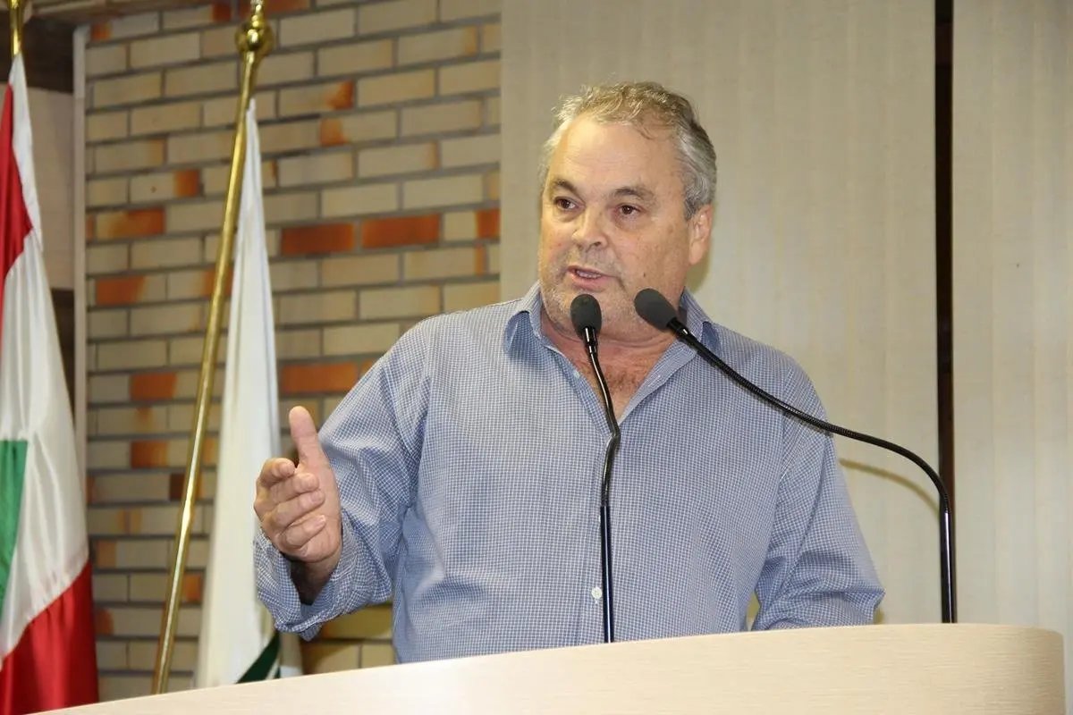 ′Não conheço legislação que nos obrigue a encaminhar projeto de lei para qualquer instituição′