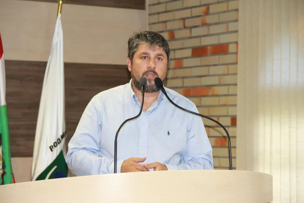 Carnês impressos do IPTU geram prejuizo, diz vereador