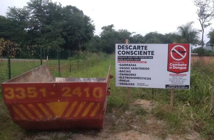 Ca&ccedil;ambas de entulhos voltam a ser espalhadas pela cidade