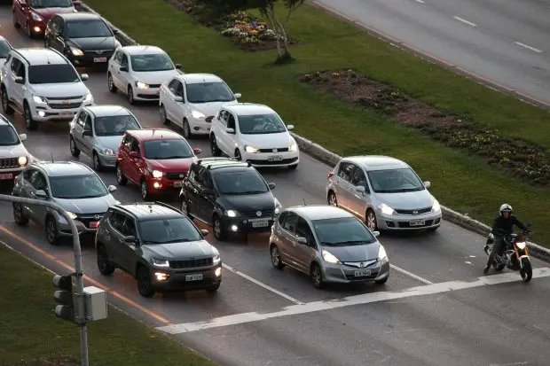 Pagamento parcelado de IPVA de ve&iacute;culos com placas final 1 vence no dia 11 de janeiro