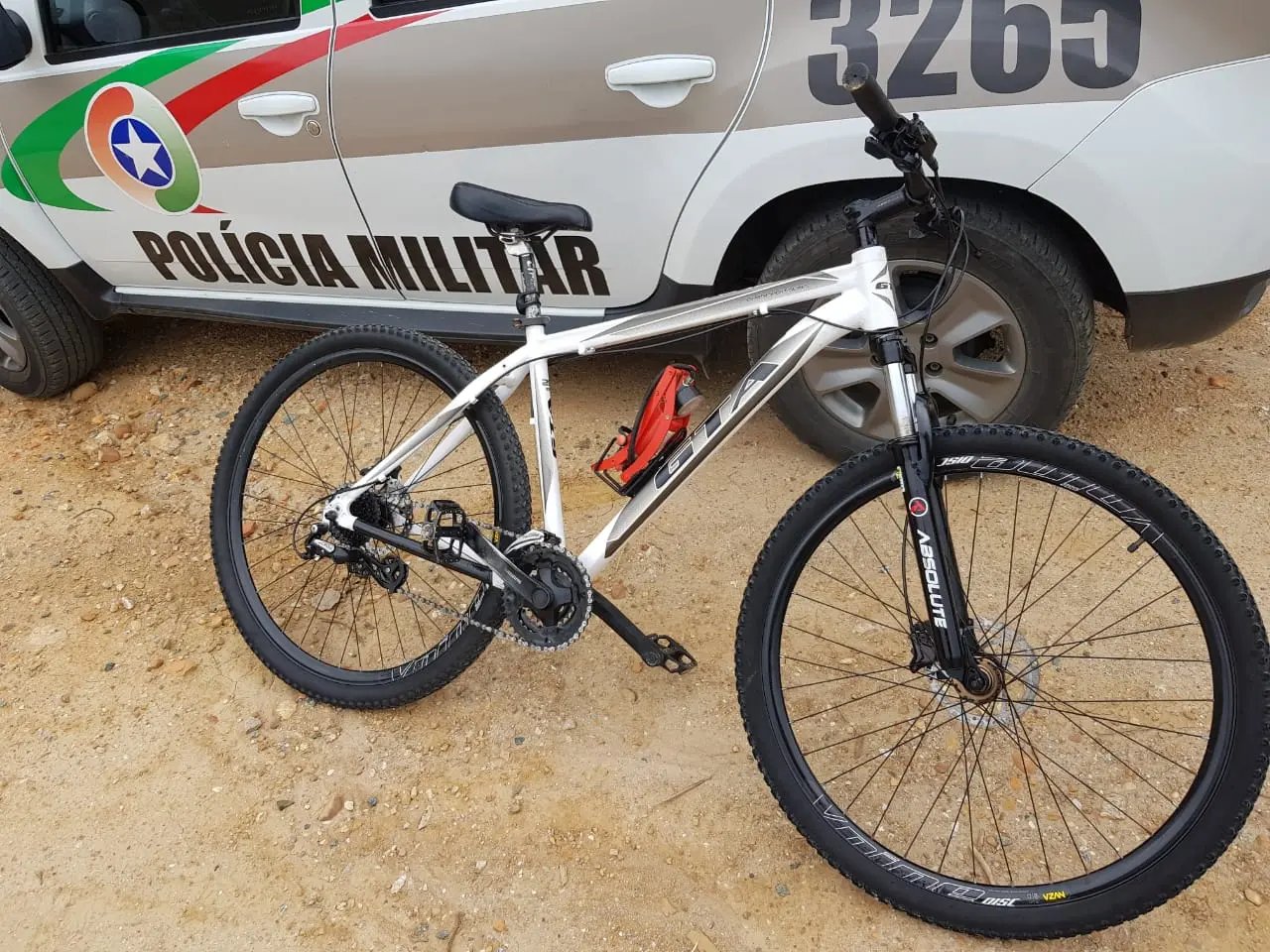 PM localiza bicicleta que foi furtada em estacionamento de supermercado e prende autor em flagrante