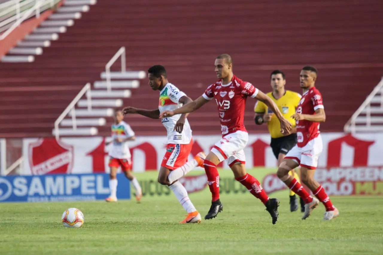 Vila Nova emite nota sobre acusa&ccedil;&atilde;o de racismo contra atleta do Brusque FC