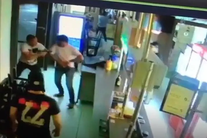 Homem armado &eacute; morto por PM de folga ap&oacute;s confus&atilde;o banal