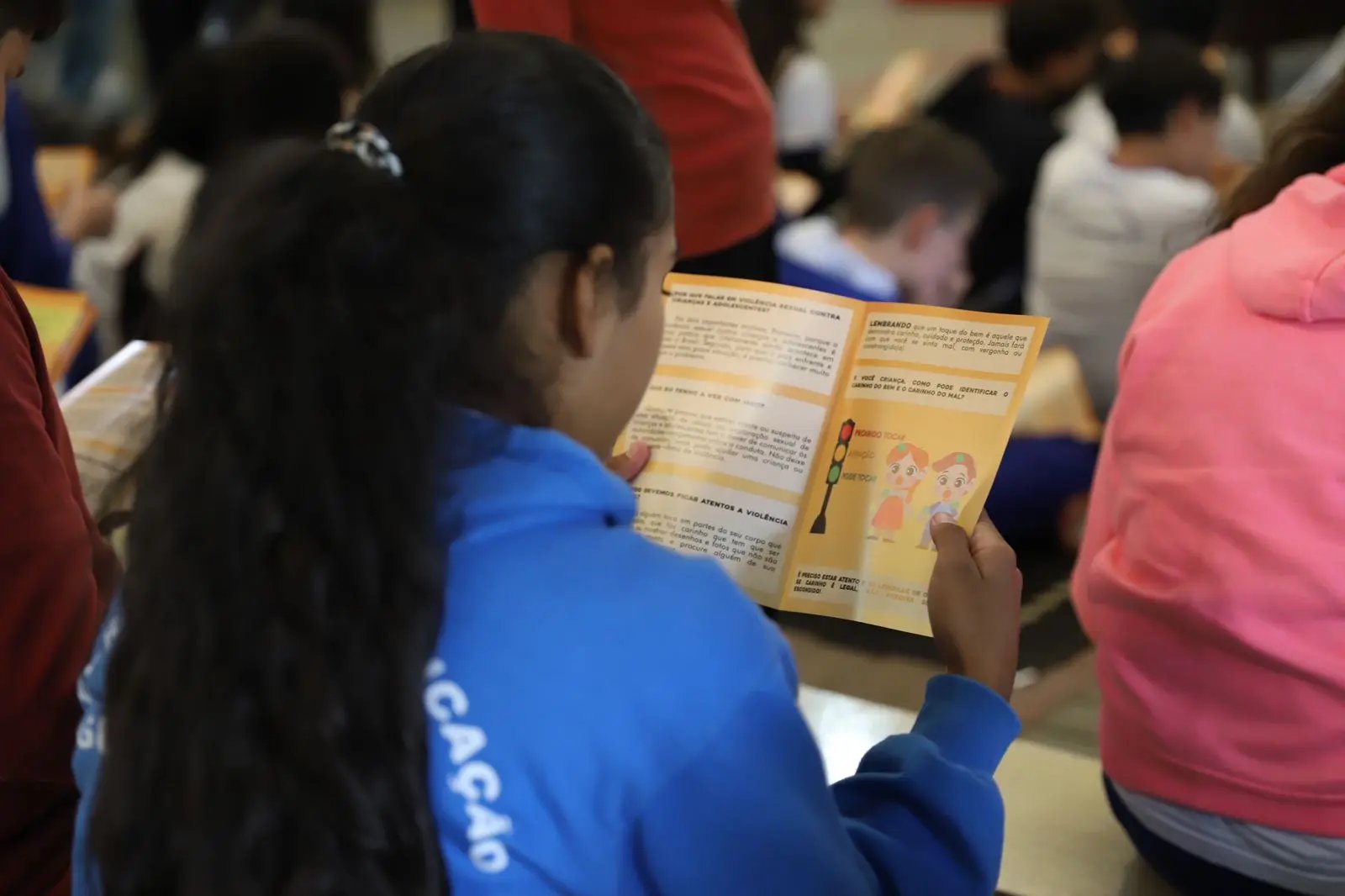 Assist&ecirc;ncia Social realiza a&ccedil;&atilde;o preventiva abuso infanto-juvenil nas escolas