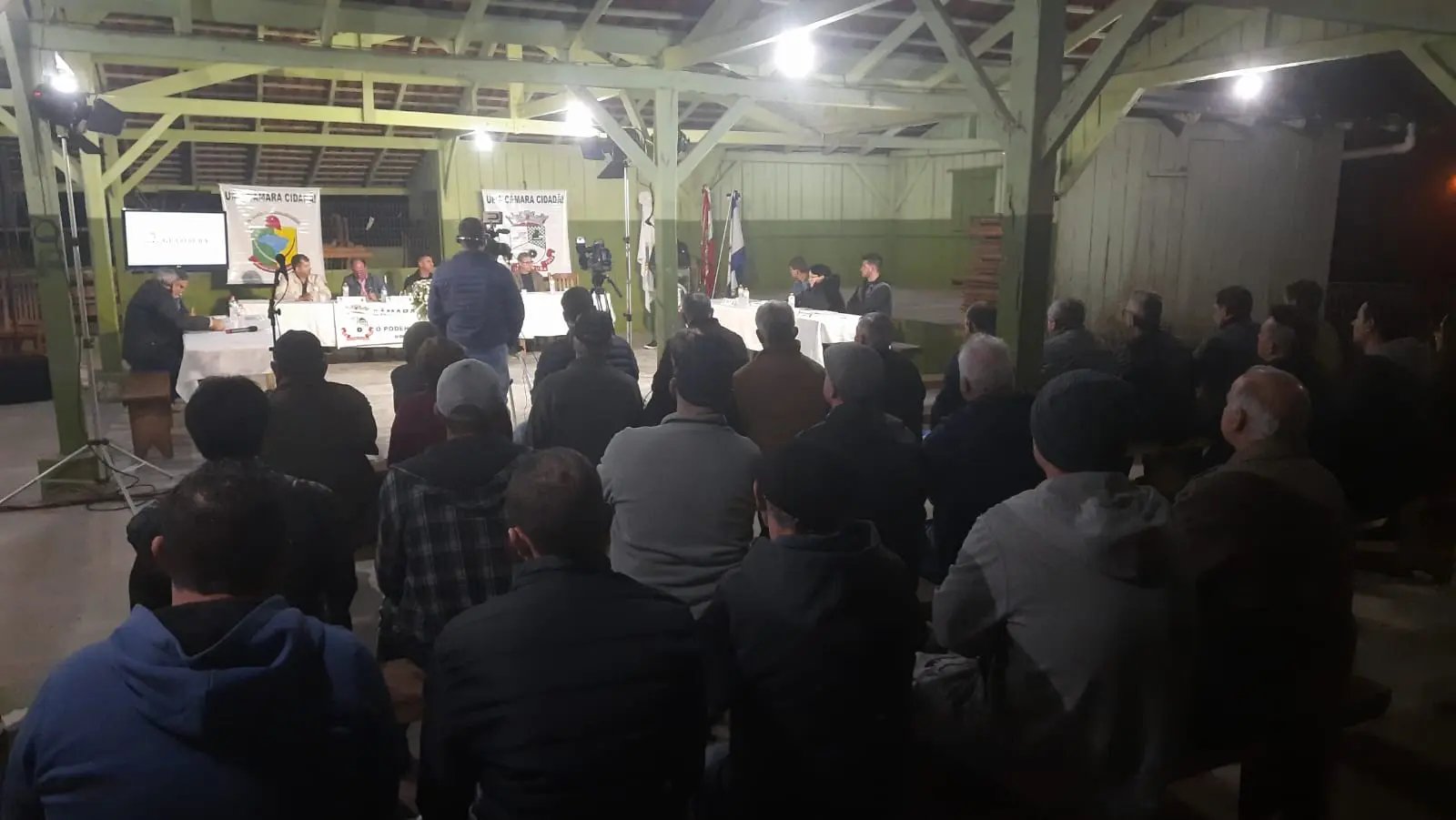 (V&iacute;deo) Lageado Alto recebe sess&atilde;o itinerante da C&acirc;mara, em sess&atilde;o com boa participa&ccedil;&atilde;o de p&uacute;blico