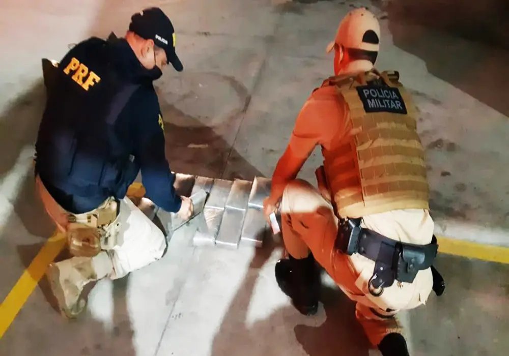 PRF apreende R$850 mil em coca&iacute;na