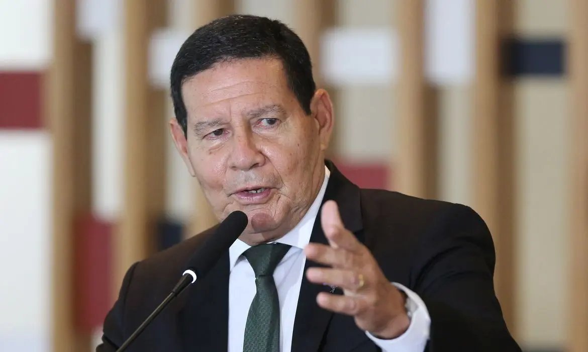 Vice-presidente Mour&atilde;o testa positivo para covid-19
