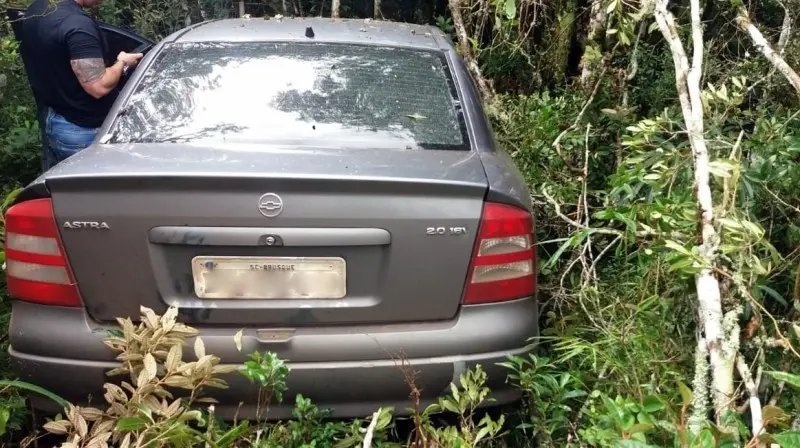 Ve&iacute;culo com placa de Brusque transportava 150 kg de maconha