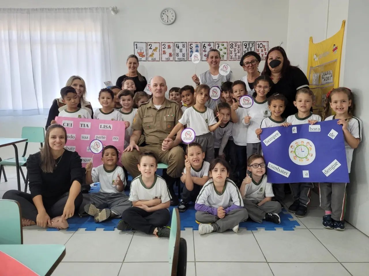 Crian&ccedil;as do CEI Tia Lisa fazem ped&aacute;gio no bairro S&atilde;o Pedro
