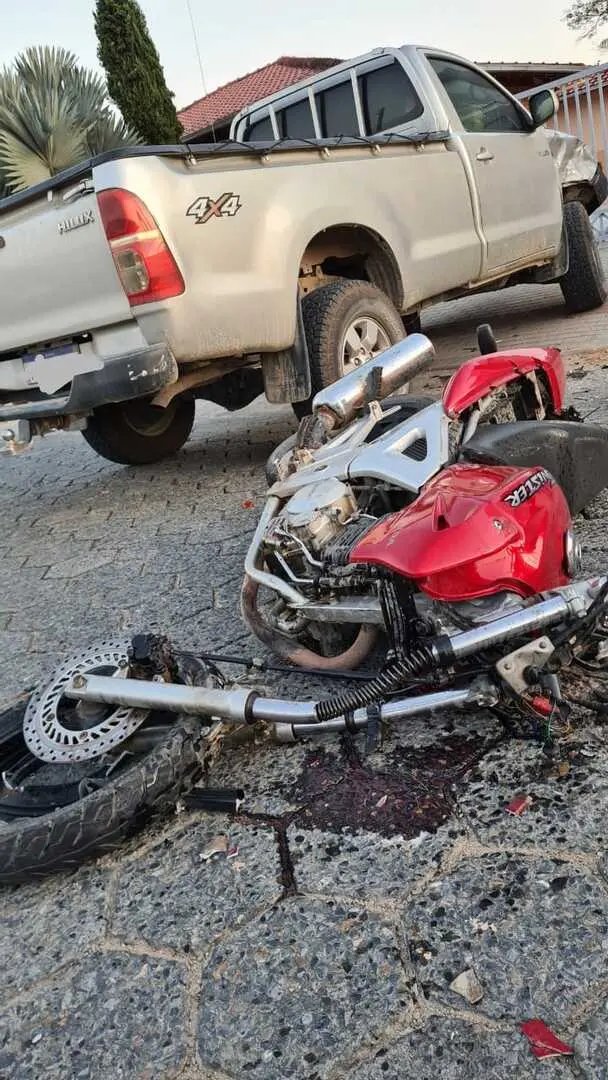 Motociclista &eacute; hospitalizado em estado grave ap&oacute;s acidente no Pomer&acirc;nea
