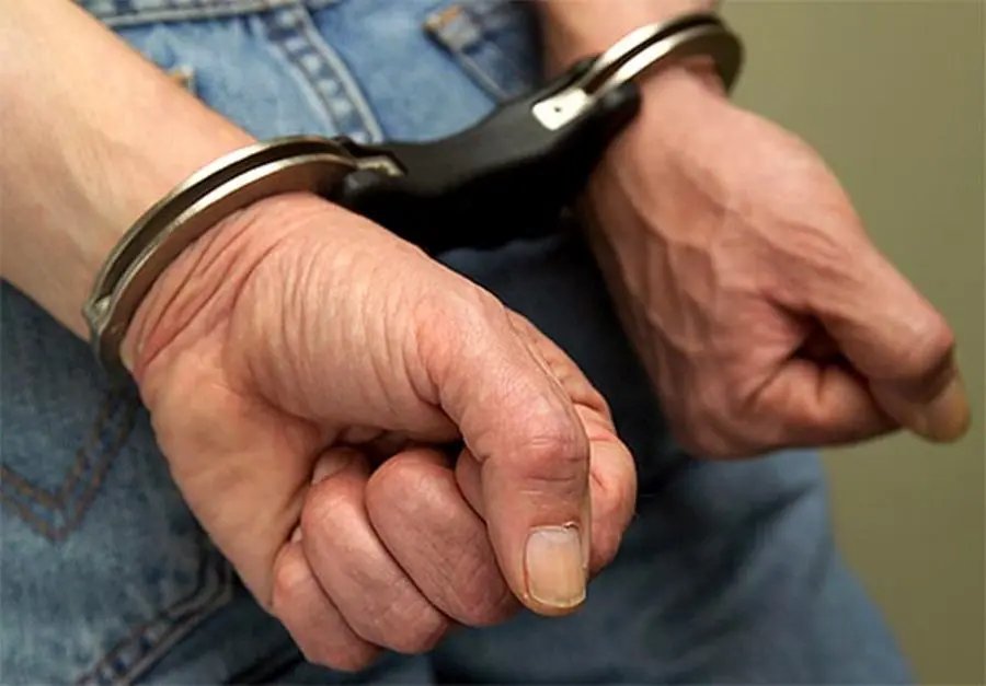 Pai é preso em flagrante após esquecer bebê no carro